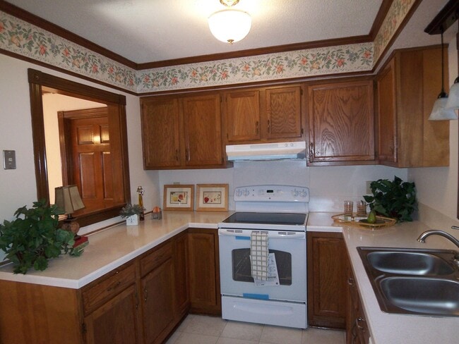 Building Photo - 2 Story Home on Cul De Sac Lot!!