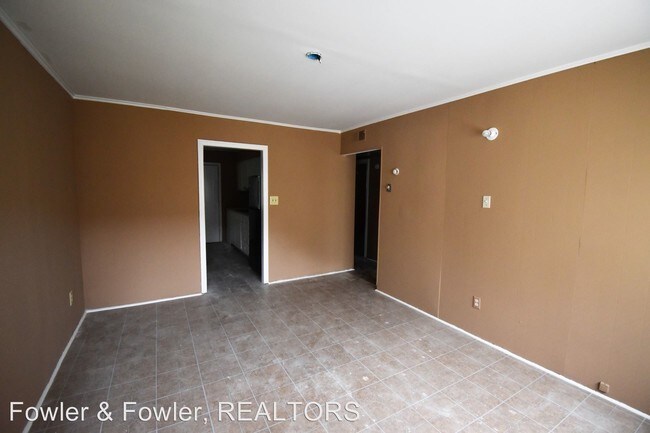Building Photo - 2 br, 1 bath Apartment - 2631 Uwharrie Road