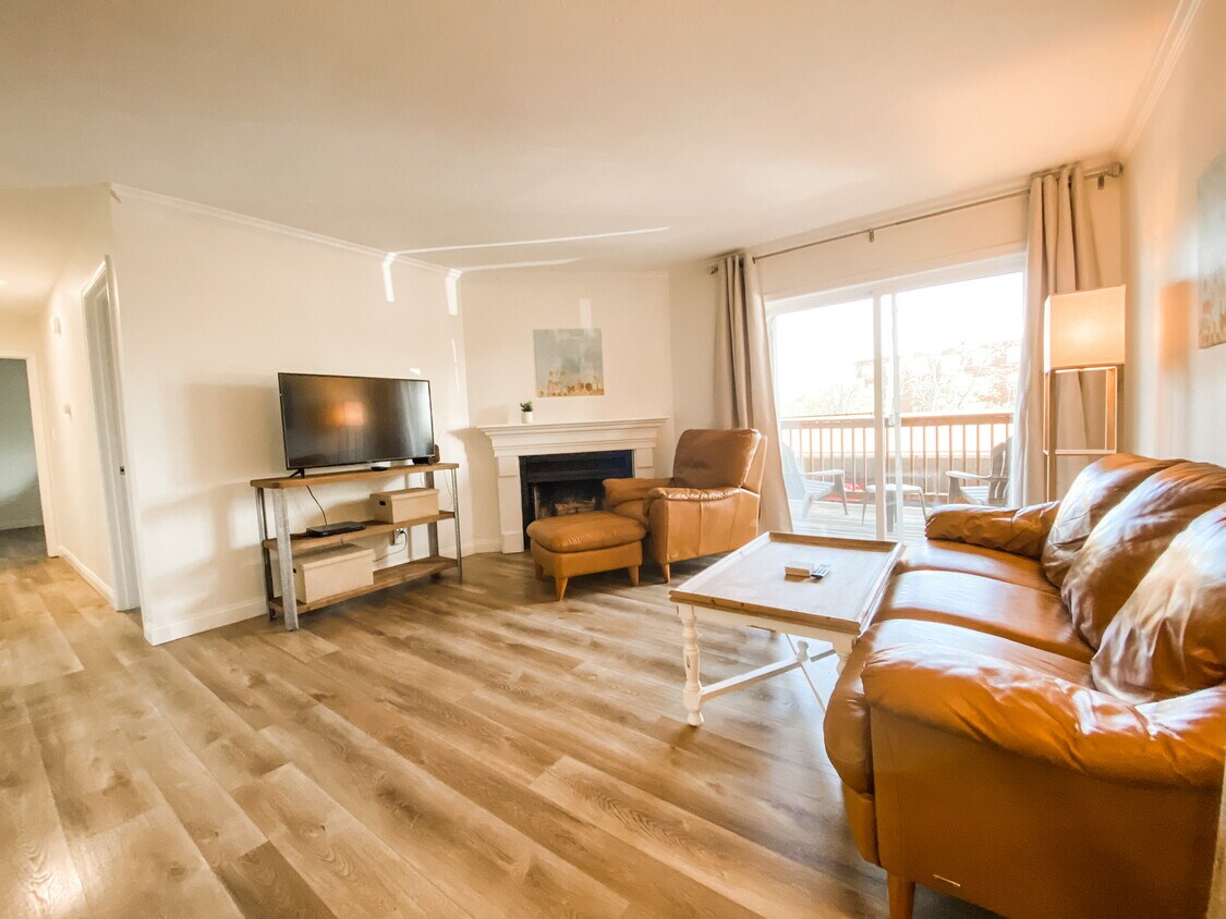 9806 Whipps Mill Rd Unit 4, Louisville, KY 40223 Condo for Rent in