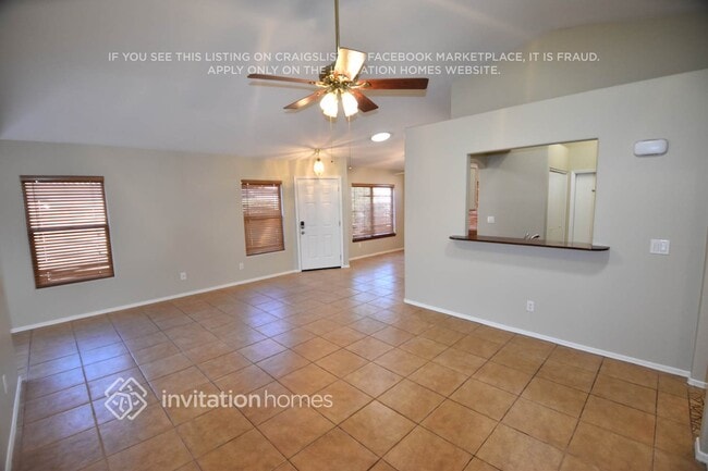 Building Photo - 13147 W Saguaro Ln