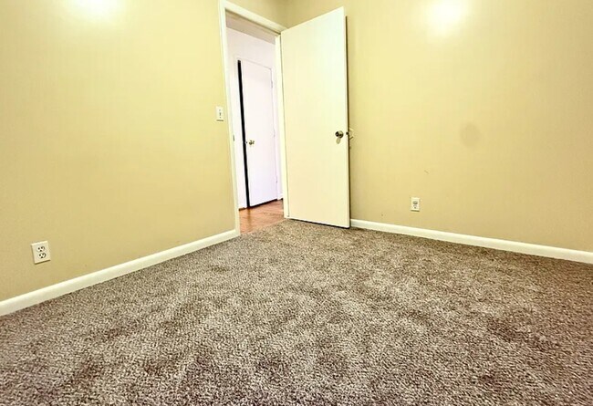 Foto del edificio - 418-420 E 12th Ave