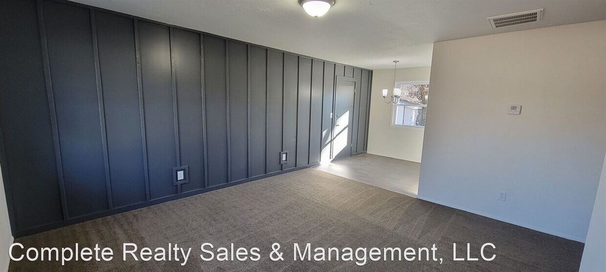 Foto del edificio - 3 br, 1 bath House - 304 Lura Dr