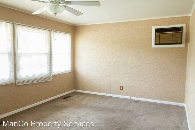 Building Photo - 3 br, 1 bath House - 4831 Live Oak Dr