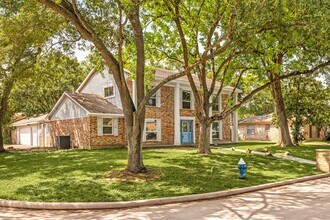 Building Photo - 2114 Briargreen Dr