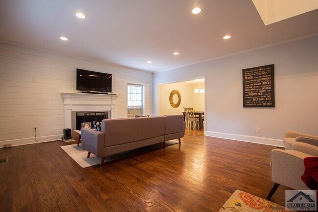 Building Photo - 467 Milledge Terrace