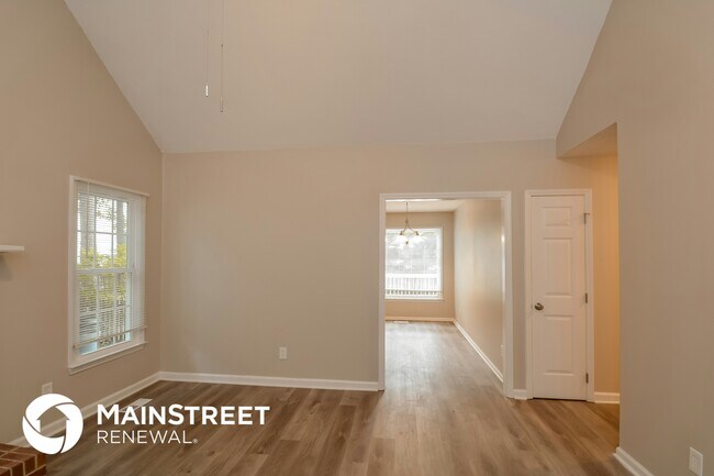 Building Photo - 4700 Thurmount Pl