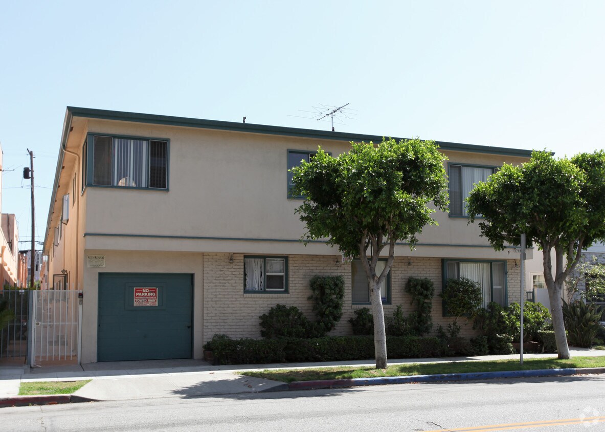 Foto principal - 1744 E 3rd St