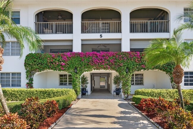 Foto del edificio - 5 High Point Cir W