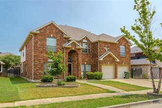 Building Photo - 107 Pinedale Dr