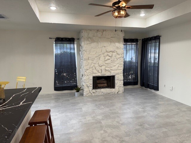 Foto del edificio - 12215 W Village Dr