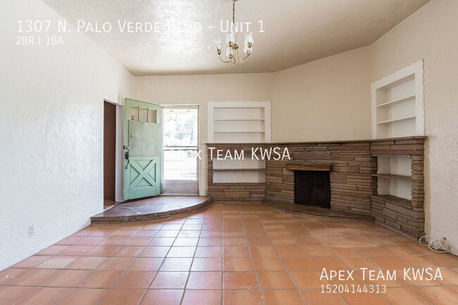 Building Photo - $1195- Lovely 2 Bed / 1 Bath Unit Availabl...