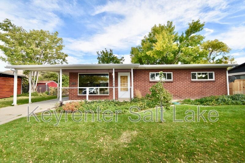 Primary Photo - 1308 Sonata St