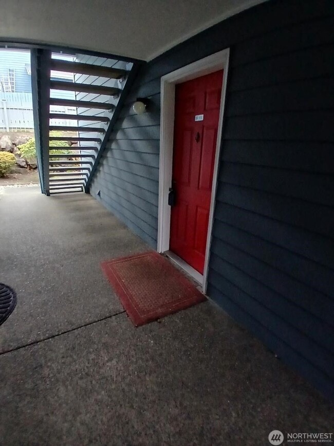 Photo - 16817 Larch Way House