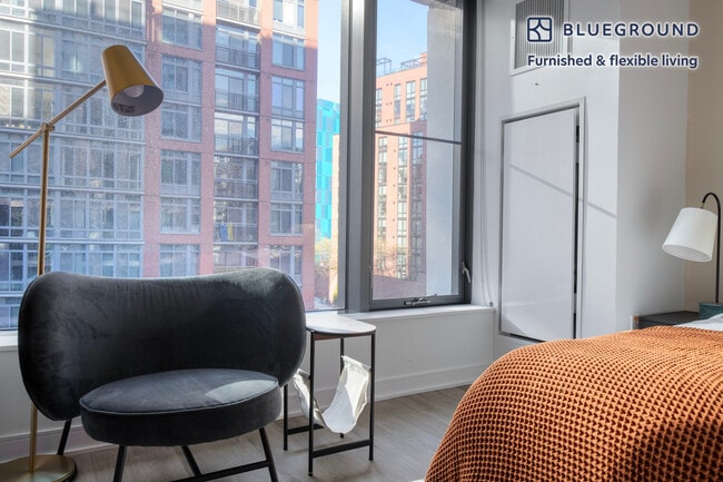 Building Photo - 949 1st St SE