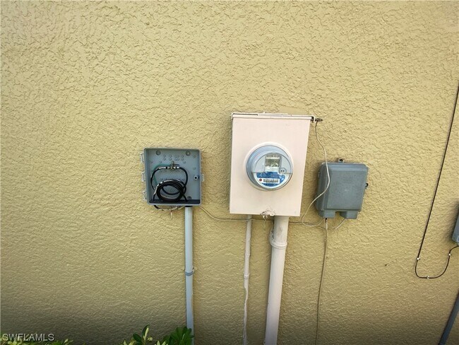 Building Photo - 15630 Laguna Hills Dr