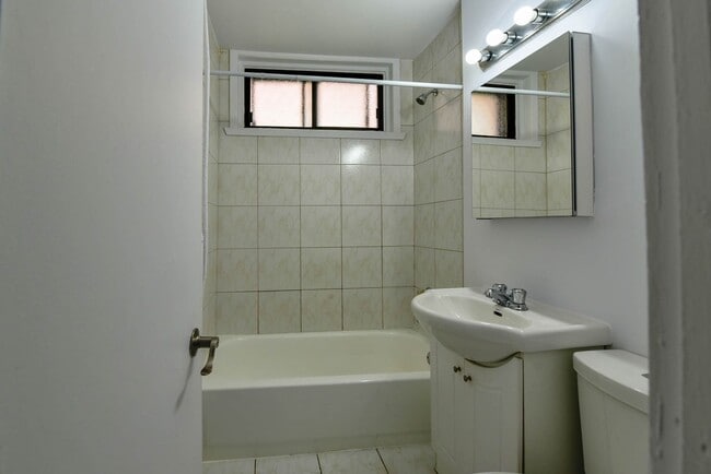 Photo du bâtiment - 3250 Av. Van Horne