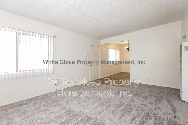 Foto del edificio - 526 W Chestnut St