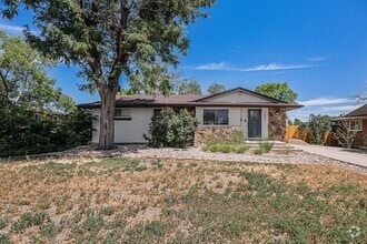 Building Photo - 1641 Hopkins Dr