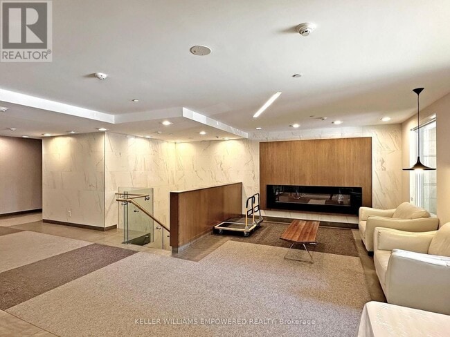 Photo du bâtiment - B-8228 Birchmount Rd