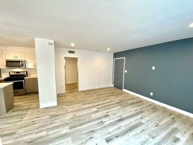 Foto del edificio - 750 N Inglewood Ave