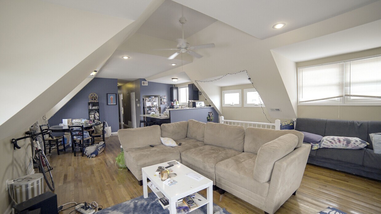 Living - 1404 N Noble St