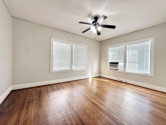 Building Photo - 3920 Fannin St