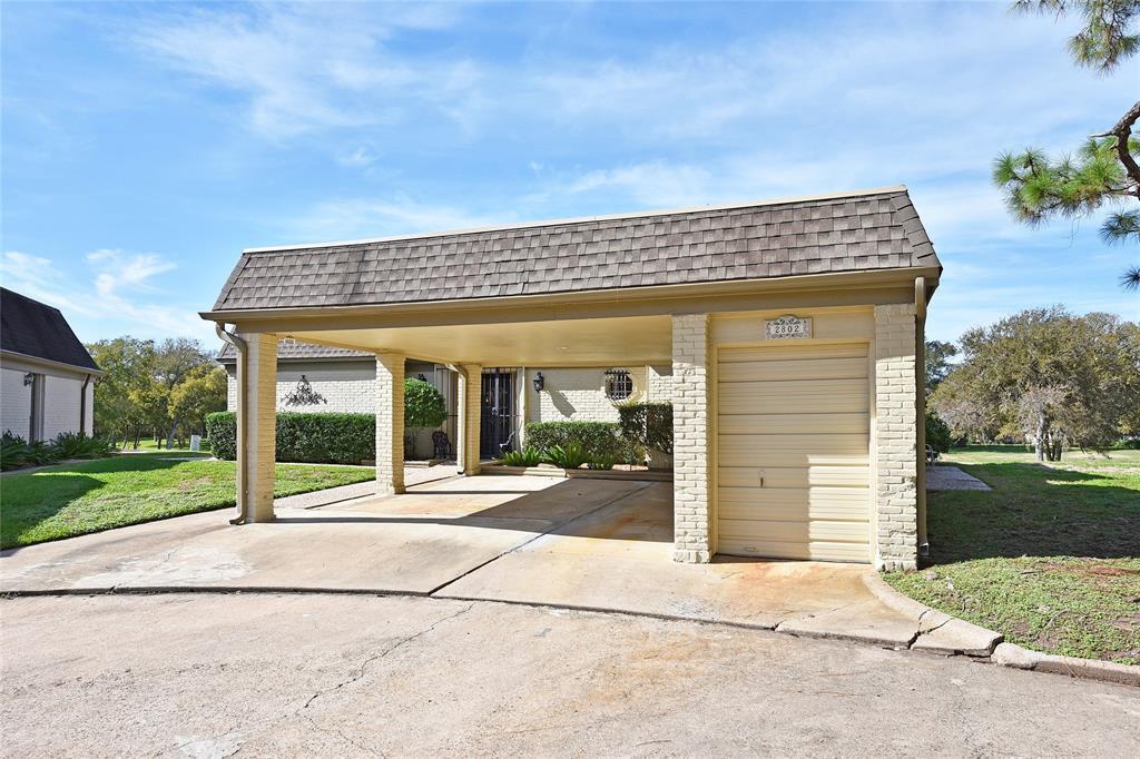 Foto principal - 2802 S Doral Dr