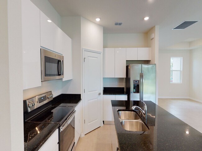 Foto del edificio - 351 San Filippo Dr SE