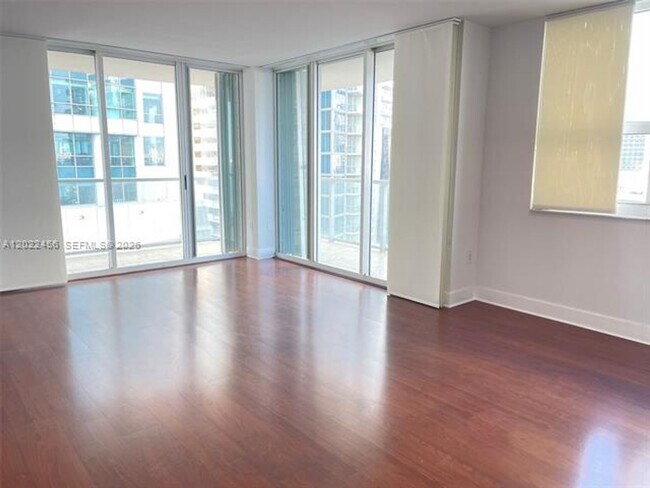 Foto del edificio - 1155 Brickell Bay Dr