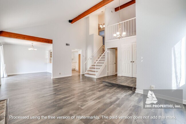 Building Photo - Beautiful, Modern Home Near Downtown Hunti...