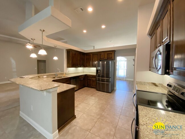 Building Photo - 4 Bedroom 3 Full Bathroom Beautiful home i...