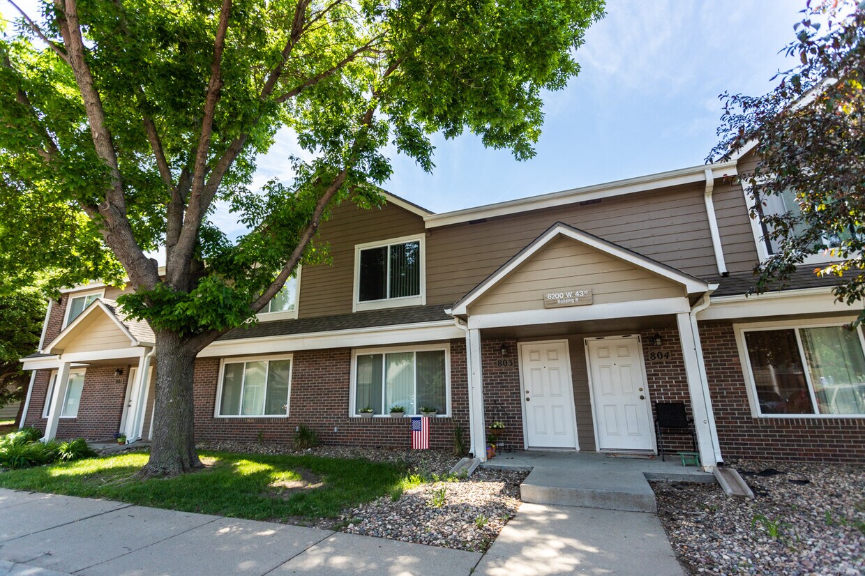 Country Meadows Apartments and Townhomes Apartments 3500 S Kuehn Park