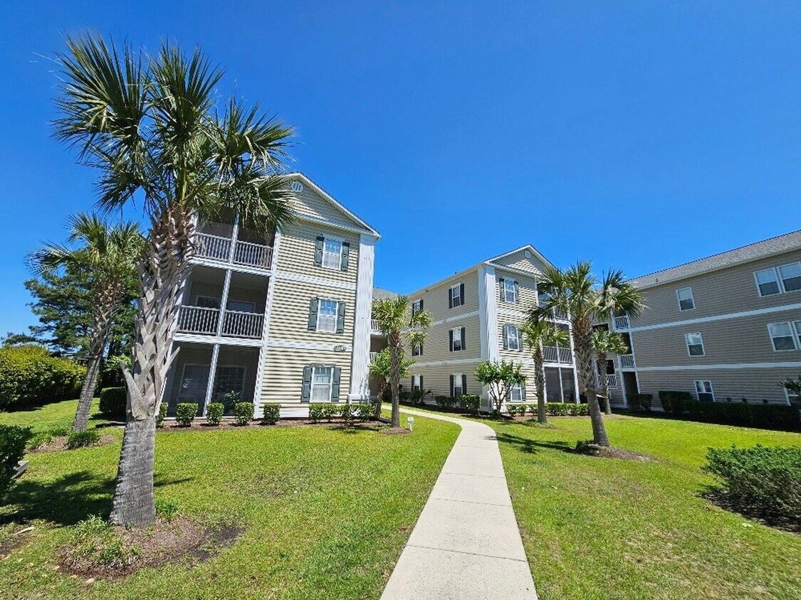 2040 Cross Gate Blvd, Surfside Beach, SC 29575 House Rental in