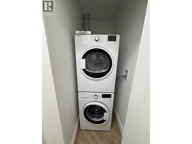 Building Photo - 9228 Slopes Mews