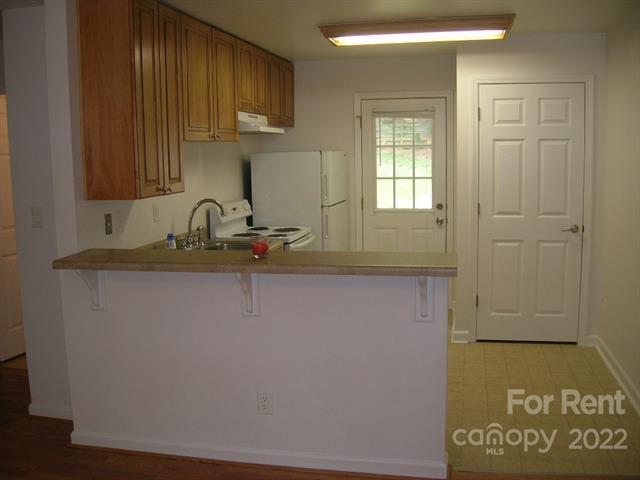 Building Photo - 2316 Woodbridge Dr