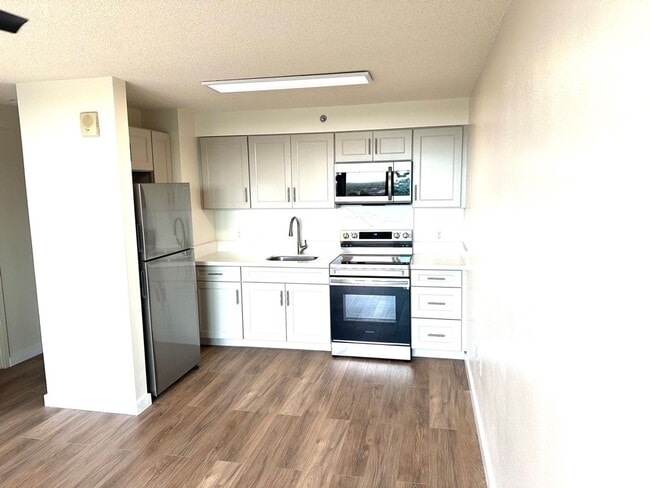 Building Photo - Kauolu Building of Plantation Town/2 BR/1 BA/1 PK