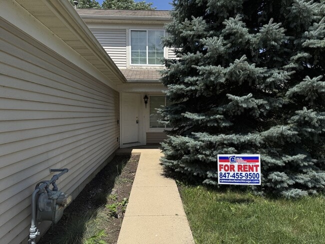 Building Photo - 2 St. 2BR 1.5Ba 1CGar Fenced yard in Cul-d...