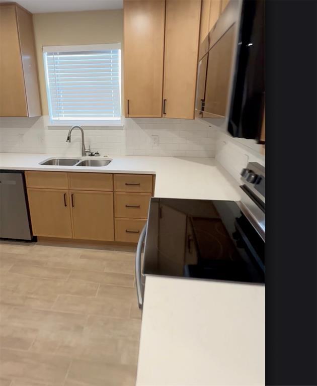 Foto del edificio - 713 Harris Ave