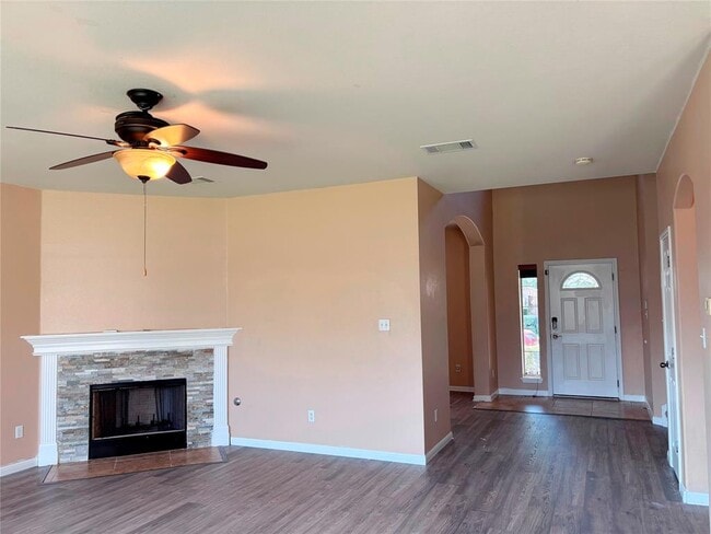 Building Photo - 4116 Meadow Bluff Way