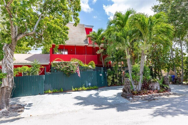 Foto del edificio - 2743 SW 32nd Ave