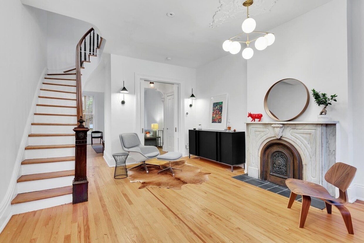 Primary Photo - 1233 Bloomfield St