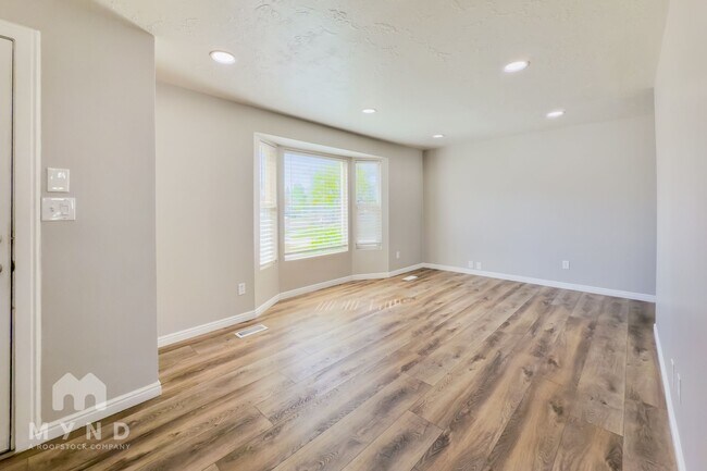 Building Photo - 3453 S 7120 W