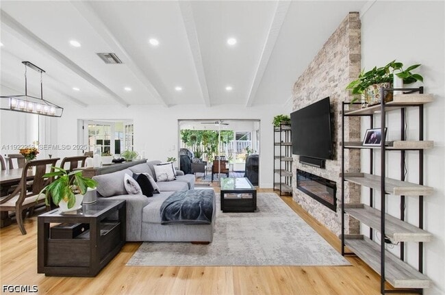 Foto del edificio - 10763 Shady Pond Ln