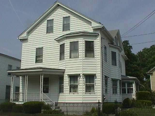 Primary Photo - 682-688 Main St