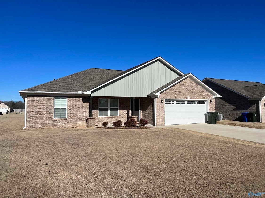 19105 Racheals Loop, Athens, AL 35611