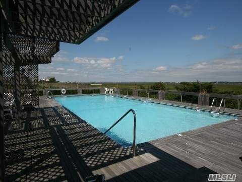 Building Photo - 459 Dune Rd