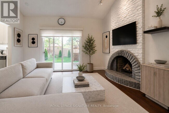 Building Photo - 23 W Borough St