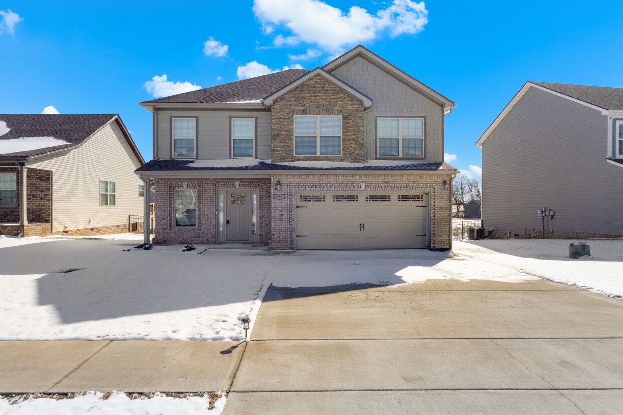 Primary Photo - Beautiful Home in Clarksville!