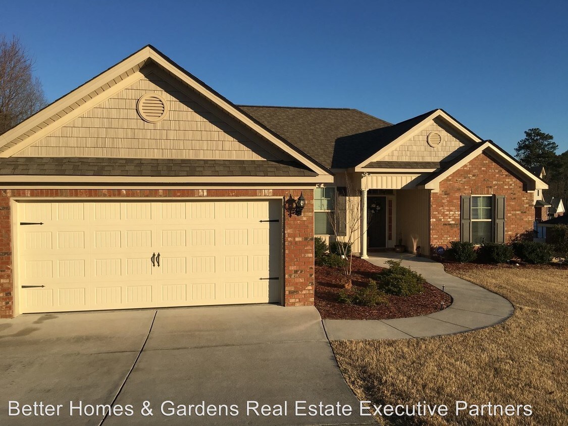 Primary Photo - 3 br, 2 bath House - 704 Cannock Loop