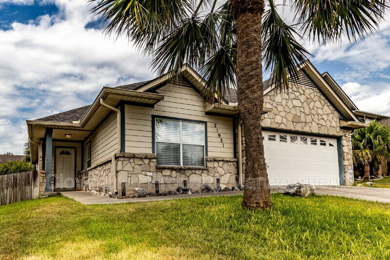 Foto principal - 21951 Legend Point Dr